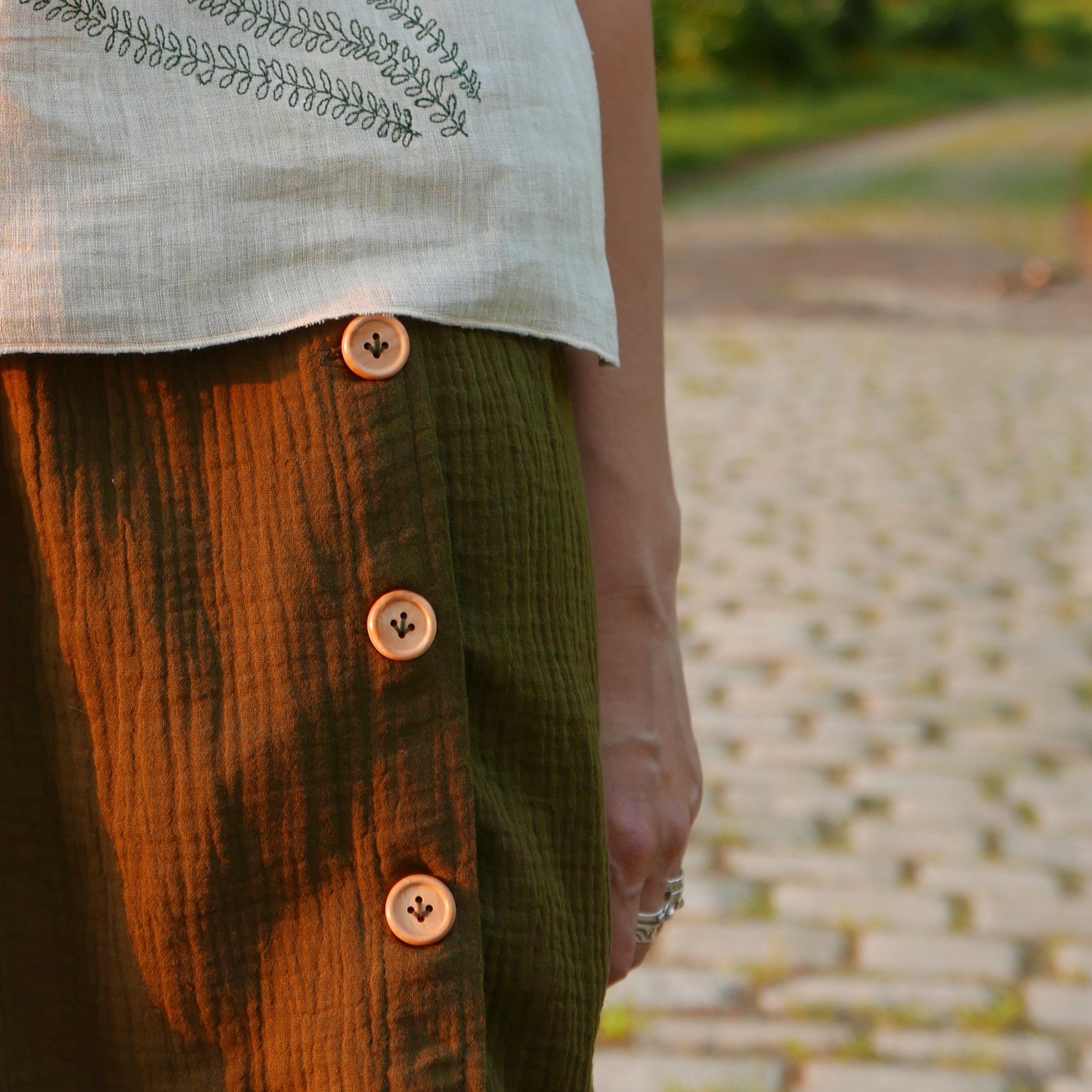 Muślinowa spódnica z guzikami "Eliza"