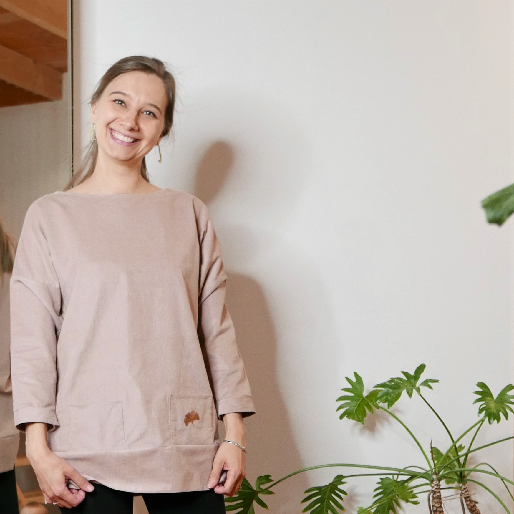 Sztruksowa tunika z haftem