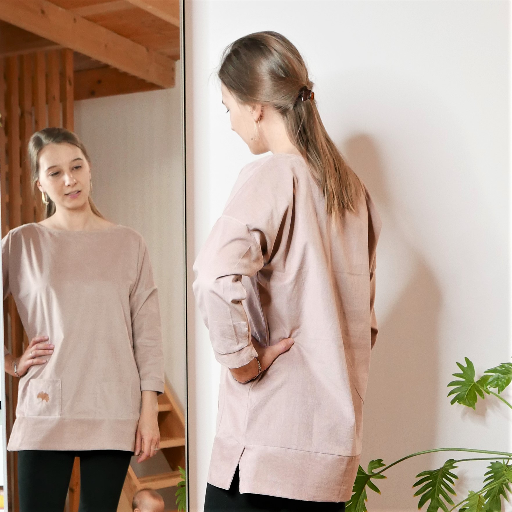 Sztruksowa tunika z haftem