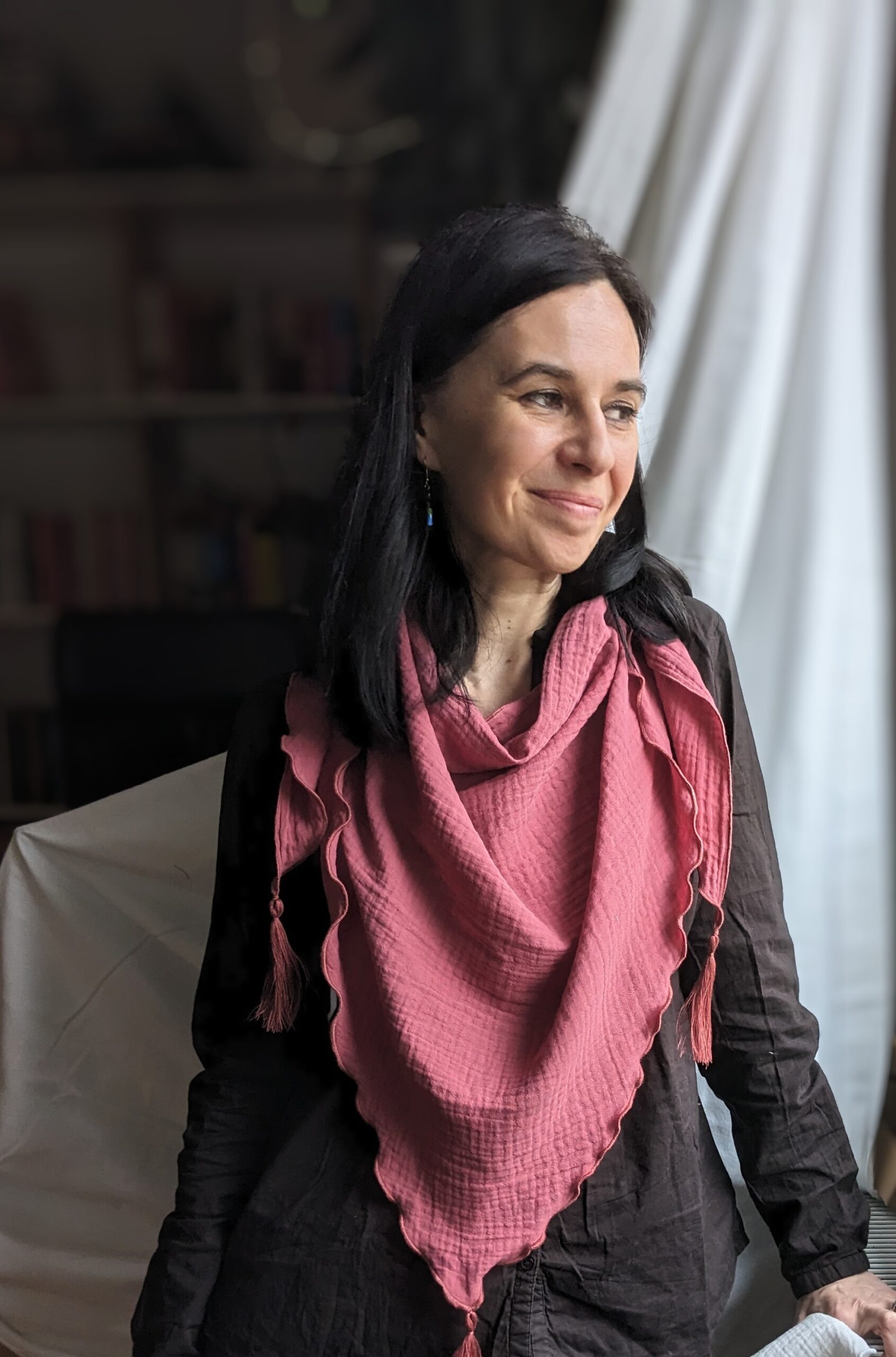 Duża muślinowa chusta róż marsala