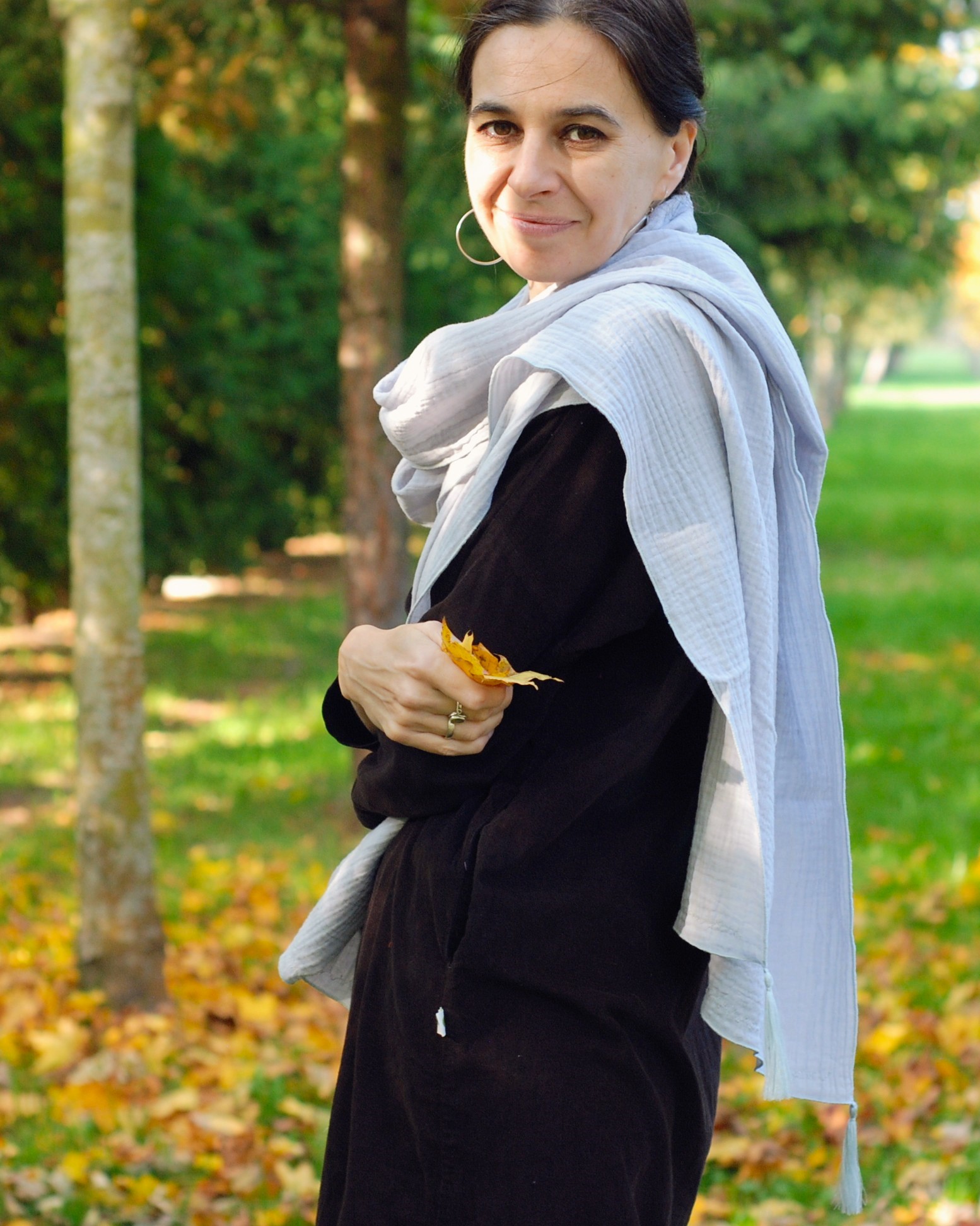 Muślinowy szal siwy