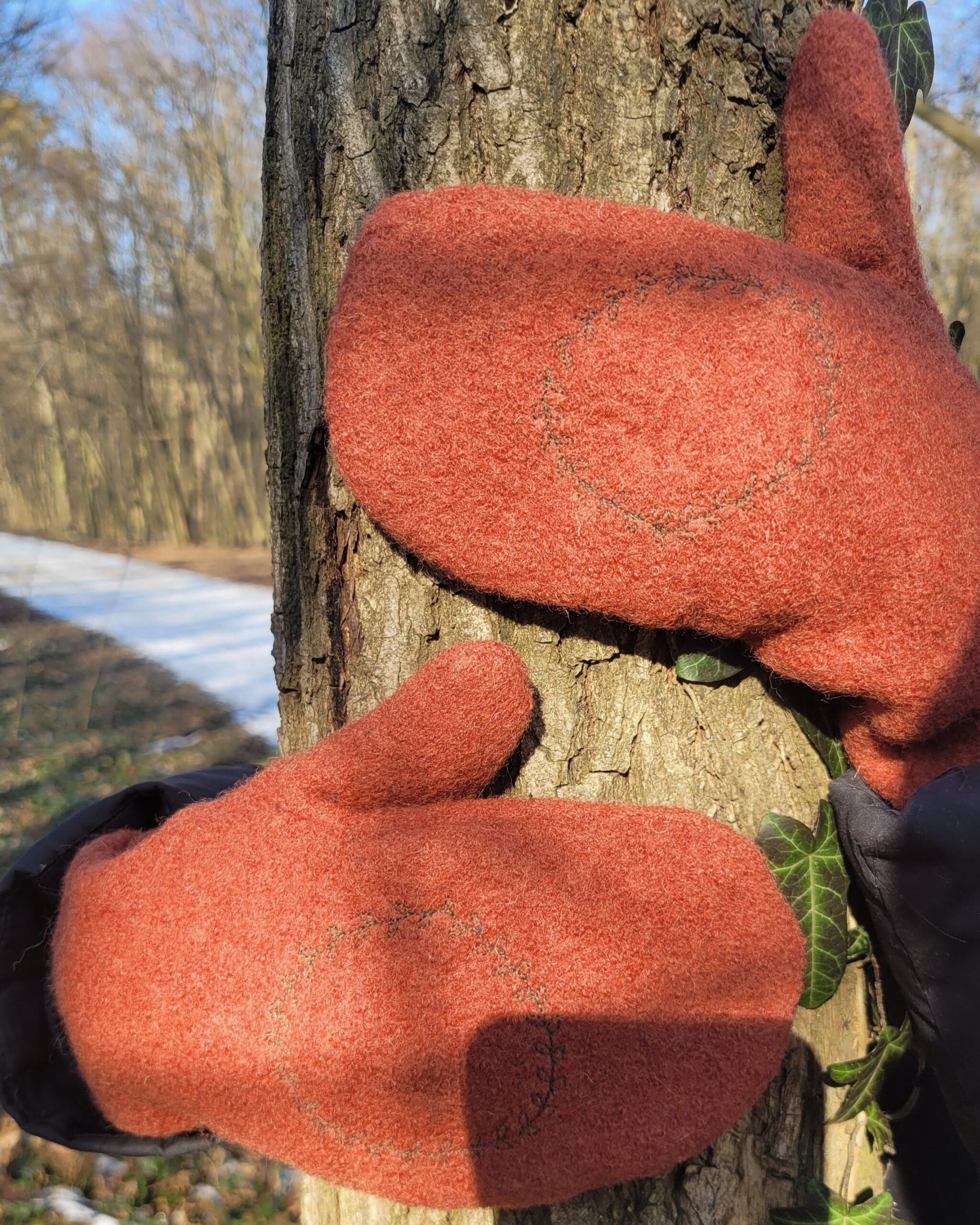 wełniane rękawiczki z wianuszkiem