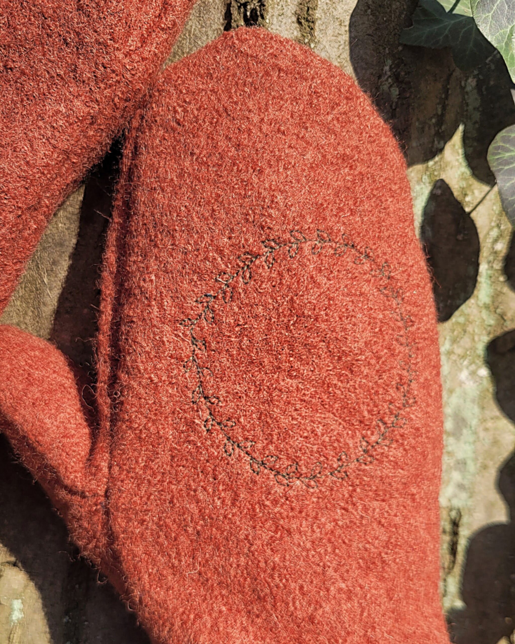 wełniane rękawiczki z wianuszkiem